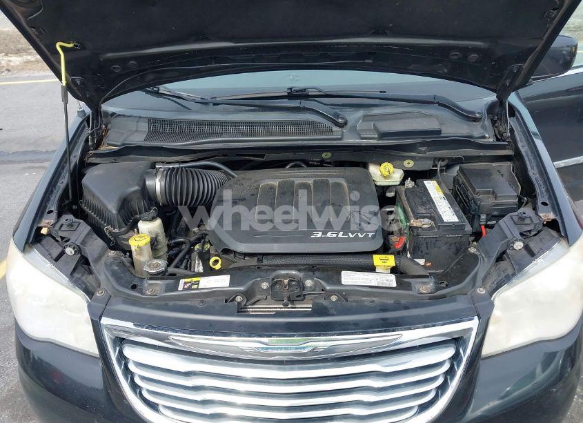 Photo 10 of 2013 Chrysler Town & COUNTRY TOURING (VIN 2C4RC1BG6DR692663)