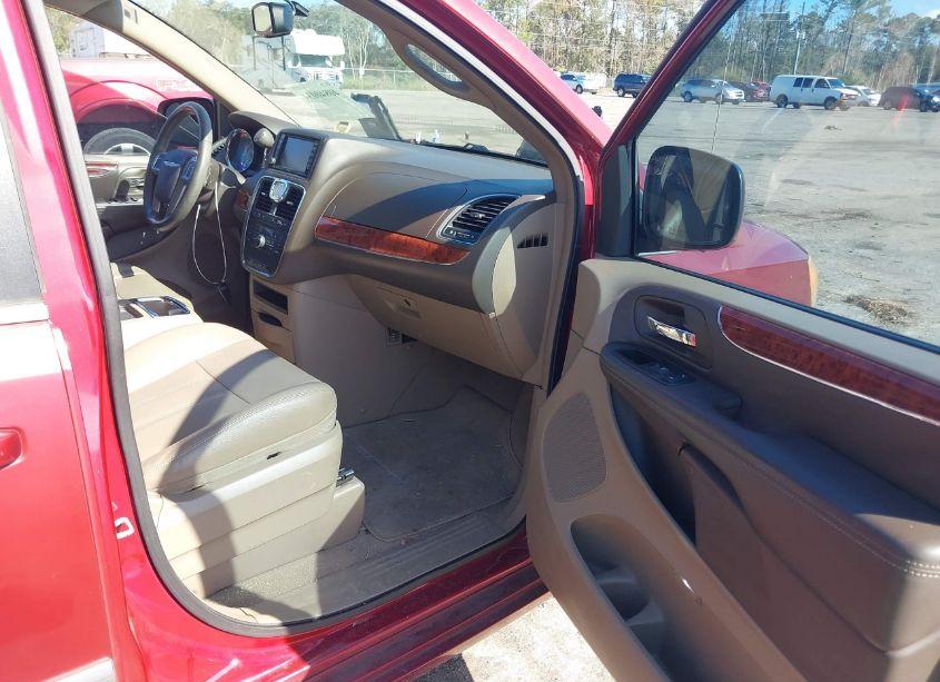 Photo 5 of 2013 Chrysler Town & COUNTRY TOURING (VIN 2C4RC1BG6DR709316)