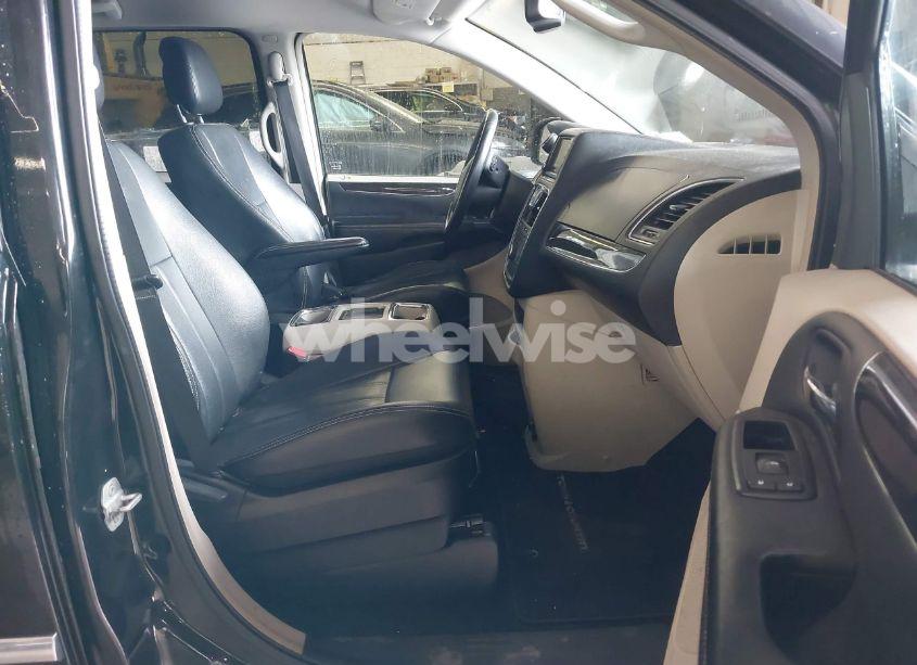 Photo 5 of 2013 Chrysler Town & COUNTRY TOURING (VIN 2C4RC1BG6DR743854)