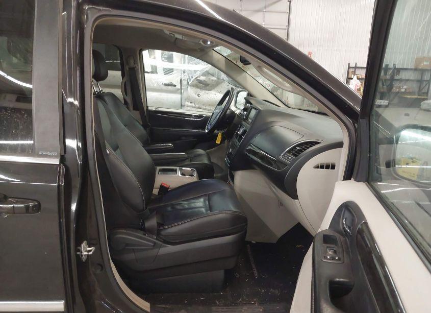 Photo 5 of 2014 Chrysler Town & COUNTRY TOURING (VIN 2C4RC1BG6ER125063)