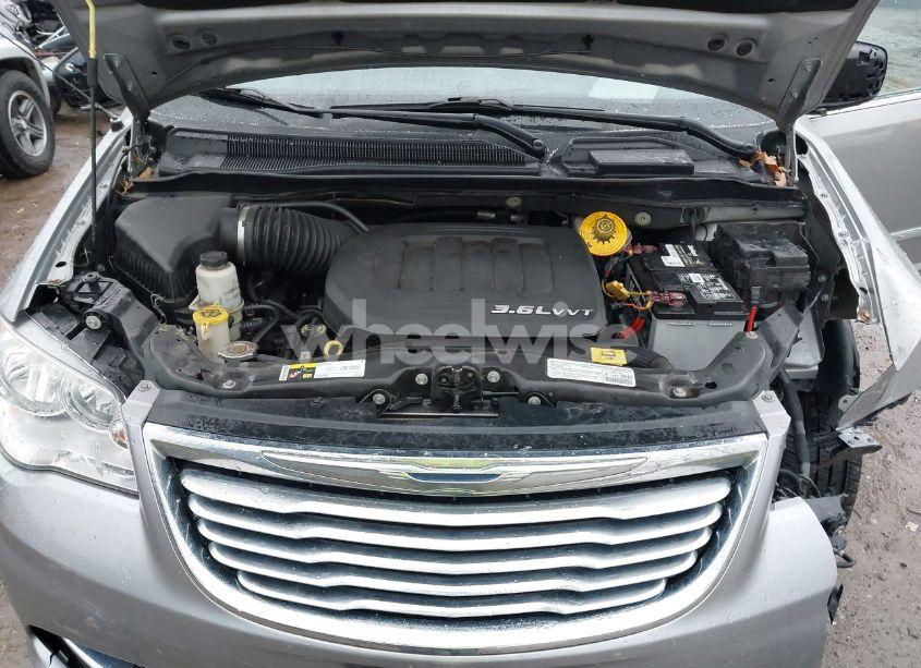 Photo 10 of 2014 Chrysler Town & COUNTRY TOURING (VIN 2C4RC1BG6ER126813)