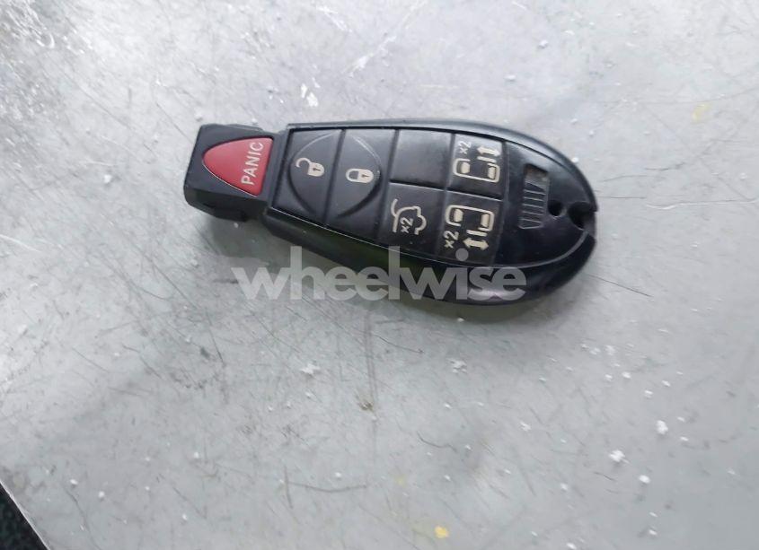 Photo 11 of 2014 Chrysler Town & COUNTRY TOURING (VIN 2C4RC1BG6ER126813)