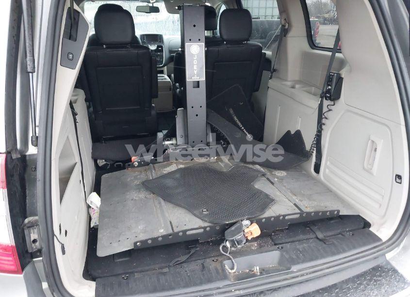 Photo 18 of 2014 Chrysler Town & COUNTRY TOURING (VIN 2C4RC1BG6ER126813)