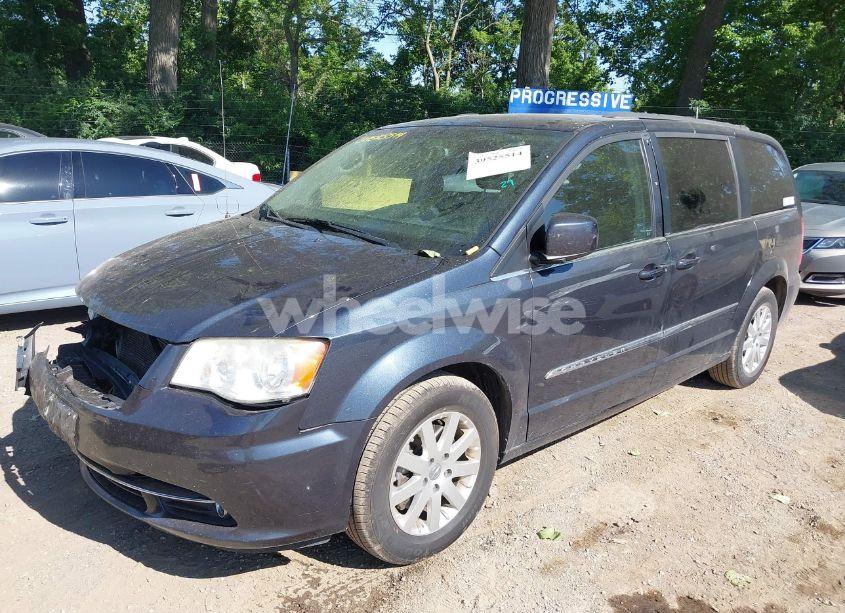 Photo 2 of 2014 Chrysler Town & COUNTRY TOURING (VIN 2C4RC1BG6ER160282)