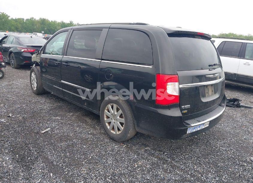 Photo 3 of 2014 Chrysler Town & COUNTRY TOURING (VIN 2C4RC1BG6ER208900)