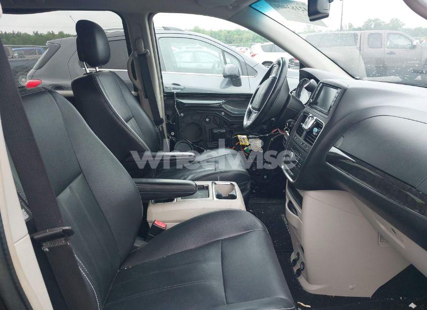 Photo 5 of 2014 Chrysler Town & COUNTRY TOURING (VIN 2C4RC1BG6ER208900)