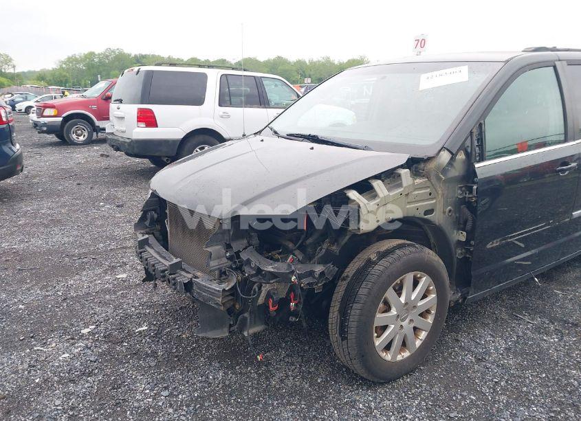 Photo 6 of 2014 Chrysler Town & COUNTRY TOURING (VIN 2C4RC1BG6ER208900)