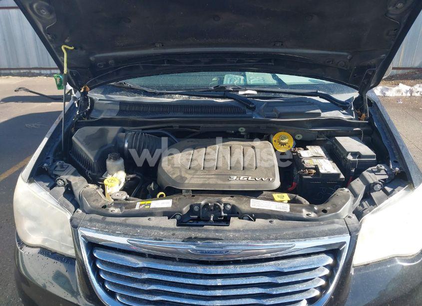 Photo 10 of 2014 Chrysler Town & COUNTRY TOURING (VIN 2C4RC1BG6ER215622)