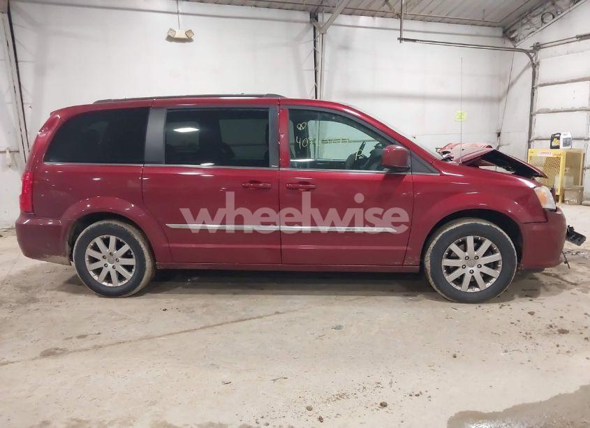 Photo 13 of 2014 Chrysler Town & COUNTRY TOURING (VIN 2C4RC1BG6ER216429)