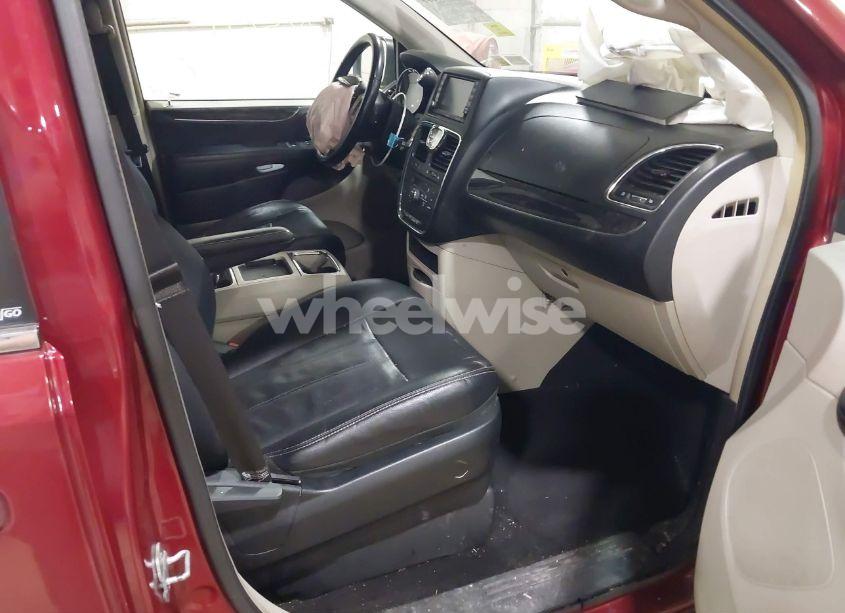 Photo 5 of 2014 Chrysler Town & COUNTRY TOURING (VIN 2C4RC1BG6ER216429)