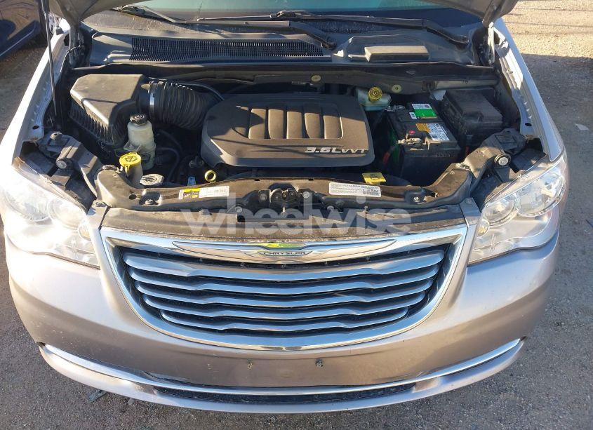 Photo 10 of 2014 Chrysler Town & COUNTRY TOURING (VIN 2C4RC1BG6ER234378)