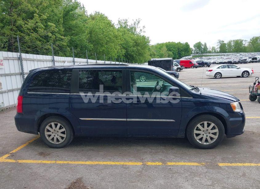 Photo 13 of 2014 Chrysler Town & COUNTRY TOURING (VIN 2C4RC1BG6ER256249)