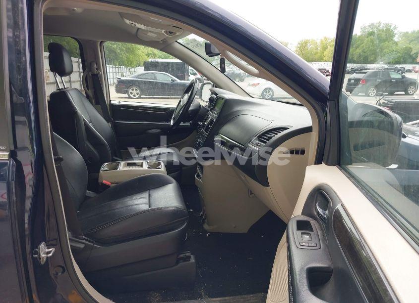 Photo 5 of 2014 Chrysler Town & COUNTRY TOURING (VIN 2C4RC1BG6ER256249)