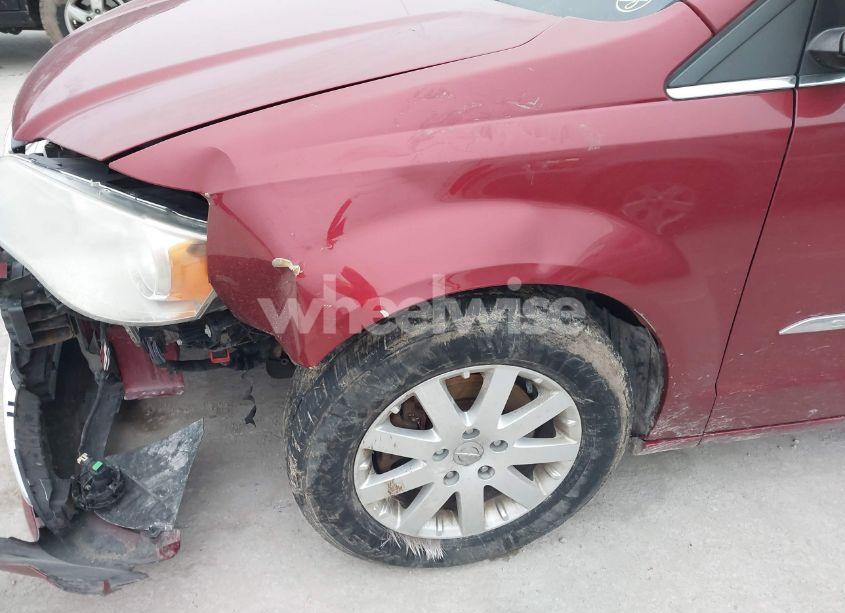 Photo 12 of 2014 Chrysler Town & COUNTRY TOURING (VIN 2C4RC1BG6ER280079)