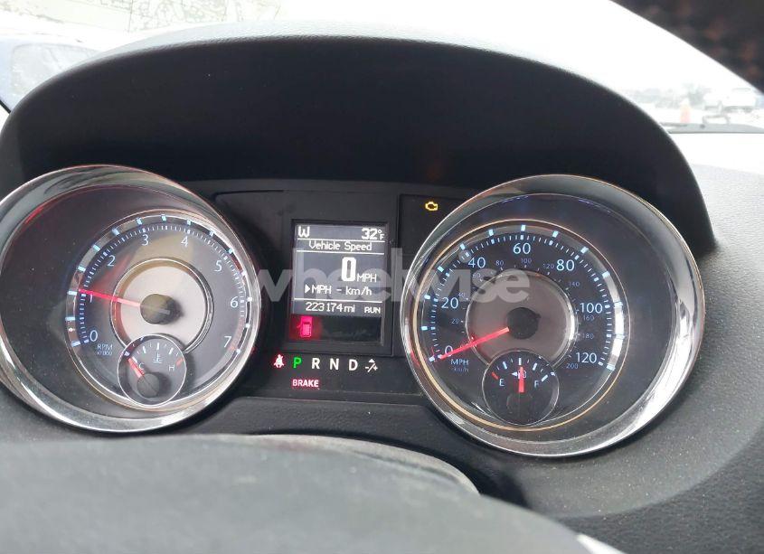 Photo 7 of 2014 Chrysler Town & COUNTRY TOURING (VIN 2C4RC1BG6ER280079)