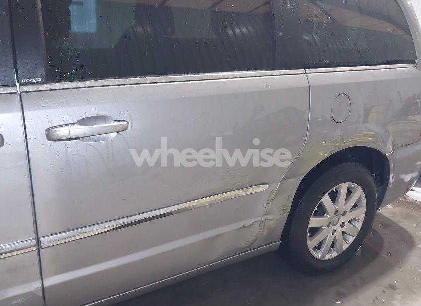 Photo 6 of 2014 Chrysler Town & COUNTRY TOURING (VIN 2C4RC1BG6ER295410)