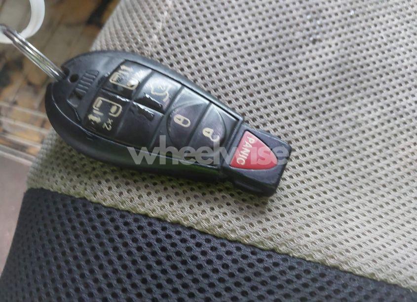 Photo 11 of 2014 Chrysler Town & COUNTRY TOURING (VIN 2C4RC1BG6ER303831)