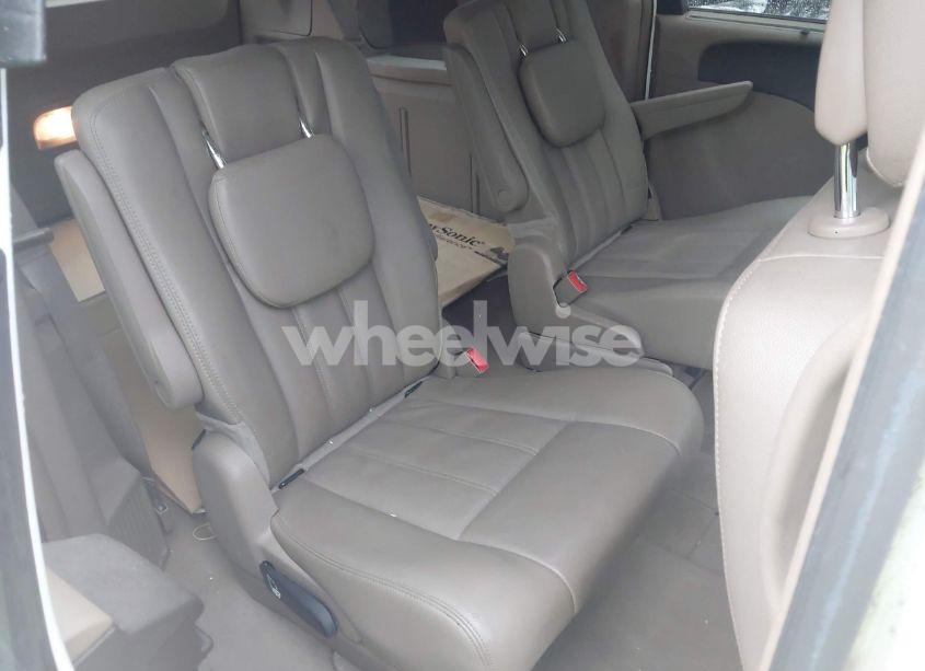 Photo 8 of 2014 Chrysler Town & COUNTRY TOURING (VIN 2C4RC1BG6ER303831)