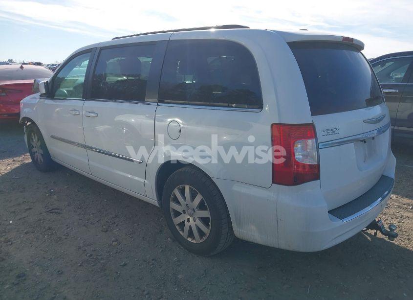 Photo 3 of 2014 Chrysler Town & COUNTRY TOURING (VIN 2C4RC1BG6ER312786)