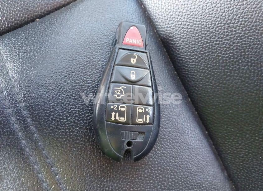 Photo 11 of 2014 Chrysler Town & COUNTRY TOURING (VIN 2C4RC1BG6ER317664)