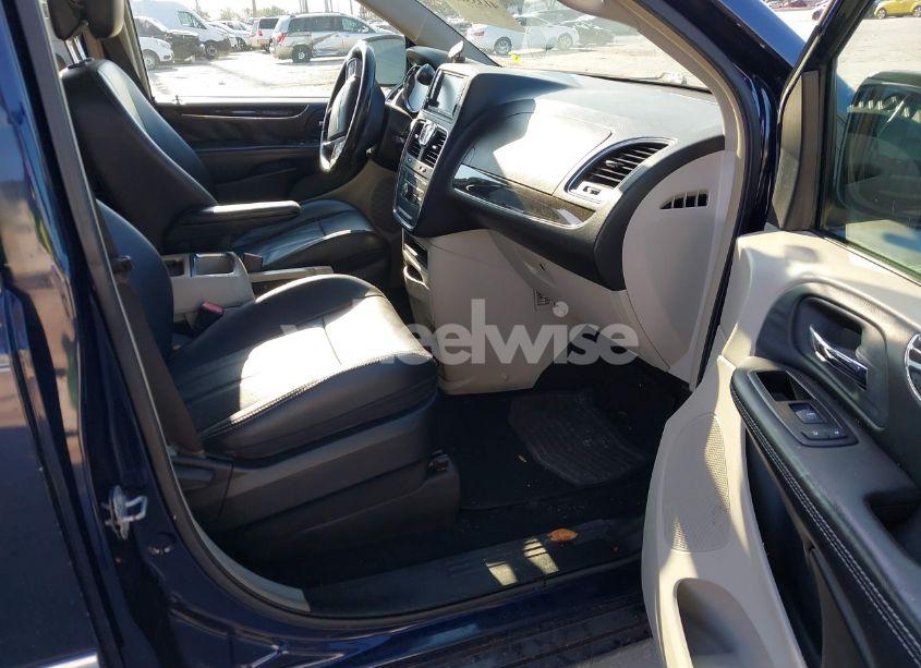 Photo 5 of 2014 Chrysler Town & COUNTRY TOURING (VIN 2C4RC1BG6ER317664)