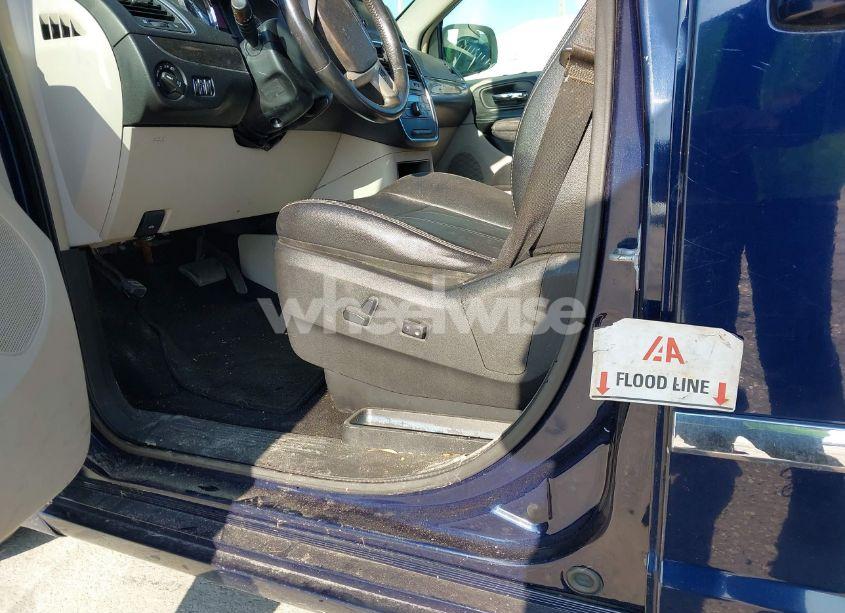 Photo 6 of 2014 Chrysler Town & COUNTRY TOURING (VIN 2C4RC1BG6ER317664)