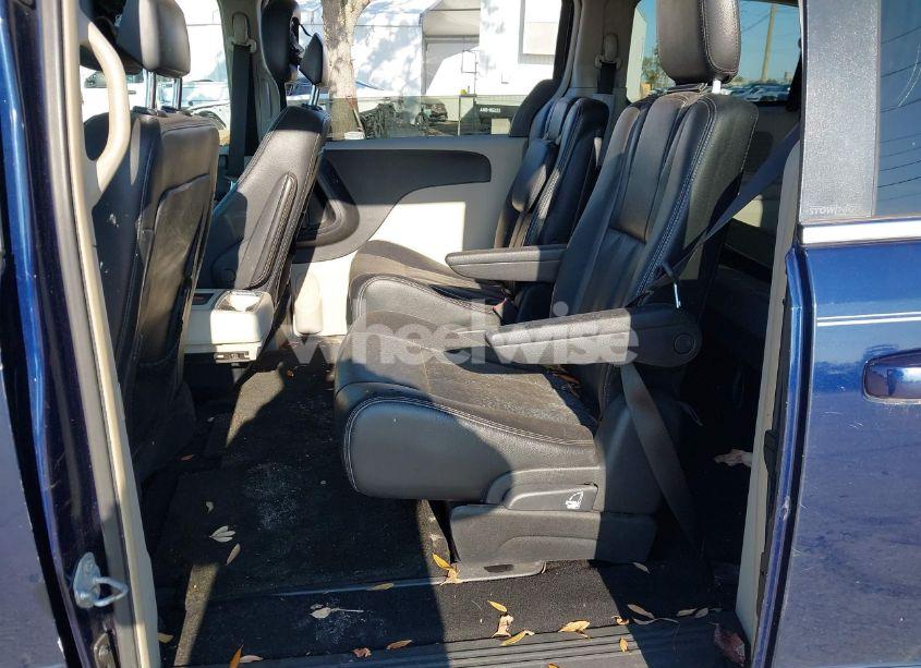 Photo 8 of 2014 Chrysler Town & COUNTRY TOURING (VIN 2C4RC1BG6ER317664)