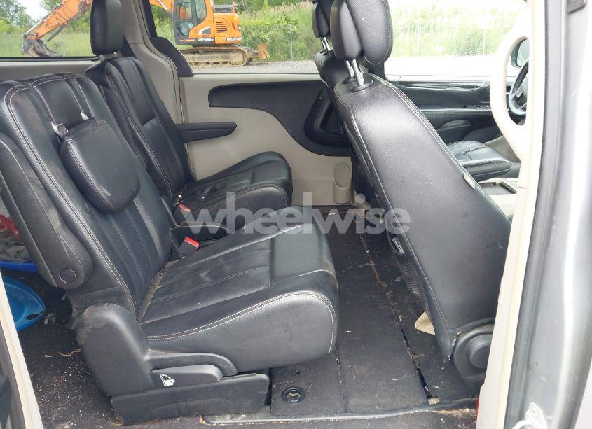 Photo 8 of 2014 Chrysler Town & COUNTRY TOURING (VIN 2C4RC1BG6ER357615)