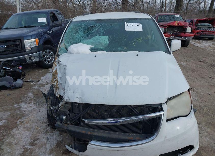 Photo 13 of 2014 Chrysler Town & COUNTRY TOURING (VIN 2C4RC1BG6ER363236)