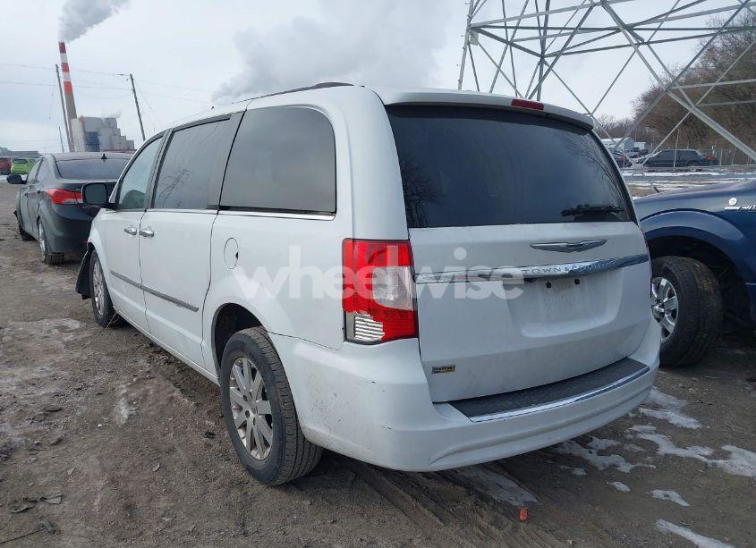 Photo 3 of 2014 Chrysler Town & COUNTRY TOURING (VIN 2C4RC1BG6ER363236)