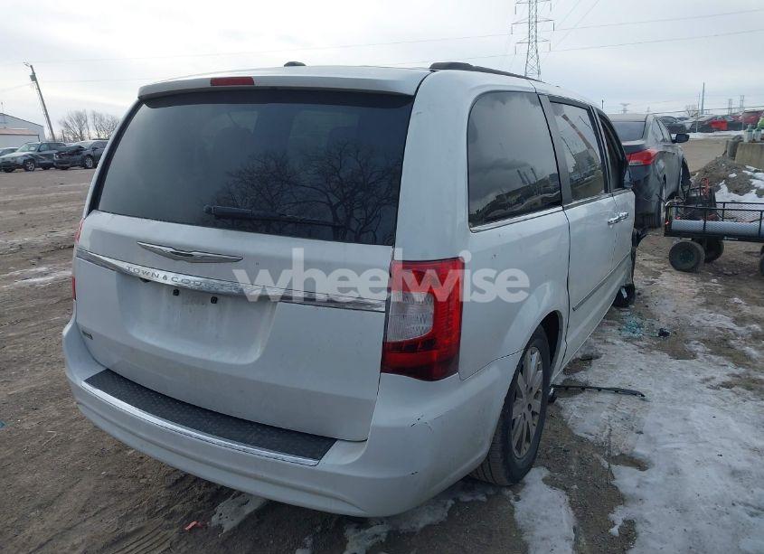 Photo 4 of 2014 Chrysler Town & COUNTRY TOURING (VIN 2C4RC1BG6ER363236)
