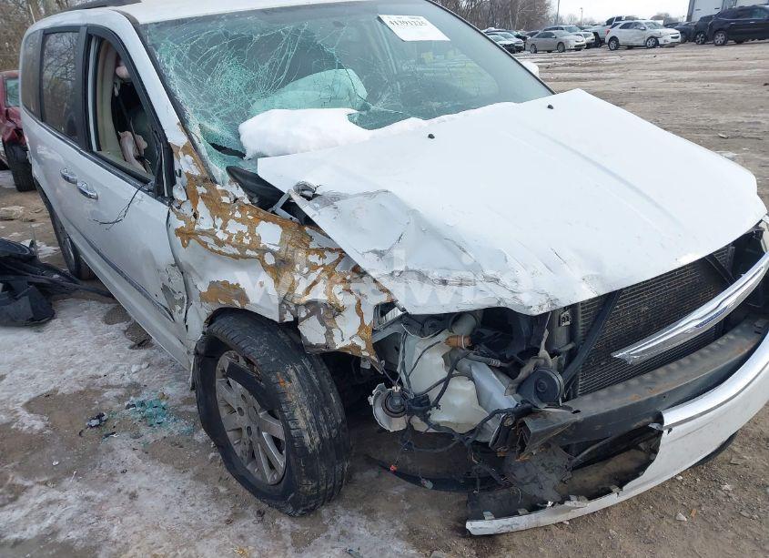 Photo 6 of 2014 Chrysler Town & COUNTRY TOURING (VIN 2C4RC1BG6ER363236)