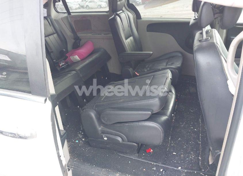 Photo 8 of 2014 Chrysler Town & COUNTRY TOURING (VIN 2C4RC1BG6ER363236)