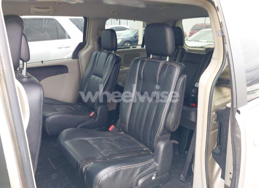 Photo 8 of 2014 Chrysler Town & COUNTRY TOURING (VIN 2C4RC1BG6ER372289)