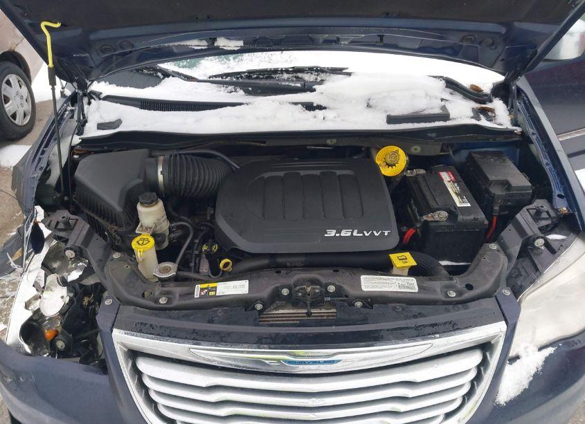 Photo 10 of 2014 Chrysler Town & COUNTRY TOURING (VIN 2C4RC1BG6ER374351)