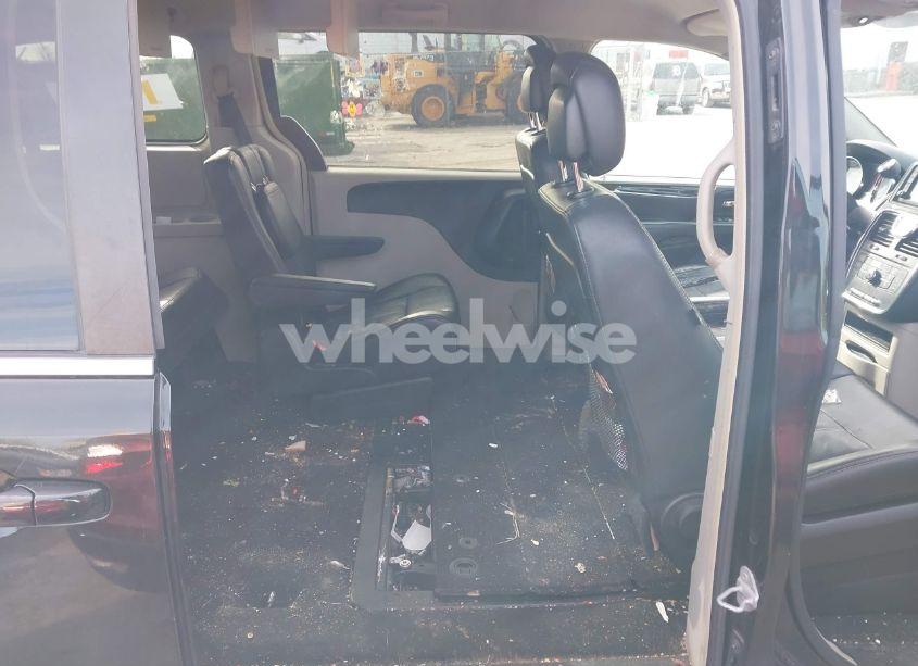 Photo 8 of 2014 Chrysler Town & COUNTRY TOURING (VIN 2C4RC1BG6ER386970)