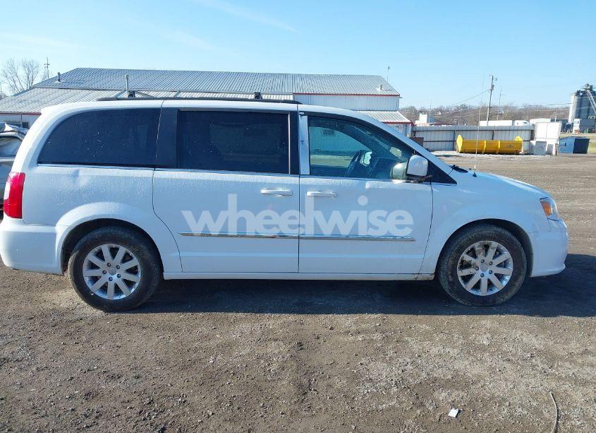 Photo 13 of 2014 Chrysler Town & COUNTRY TOURING (VIN 2C4RC1BG6ER437691)