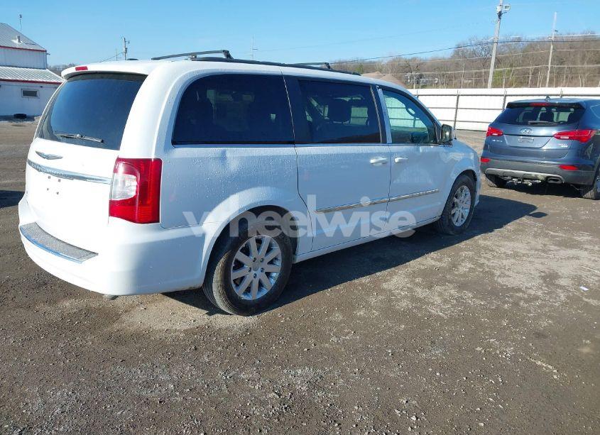 Photo 4 of 2014 Chrysler Town & COUNTRY TOURING (VIN 2C4RC1BG6ER437691)