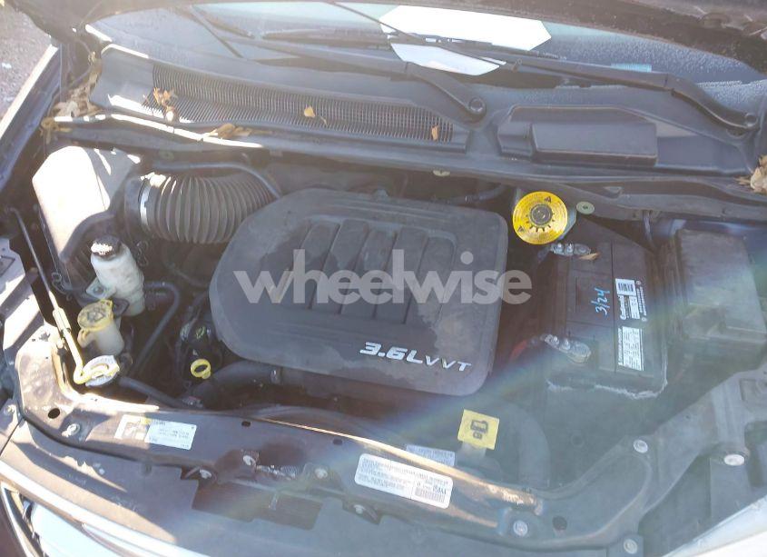 Photo 10 of 2014 Chrysler Town & COUNTRY TOURING (VIN 2C4RC1BG6ER440686)