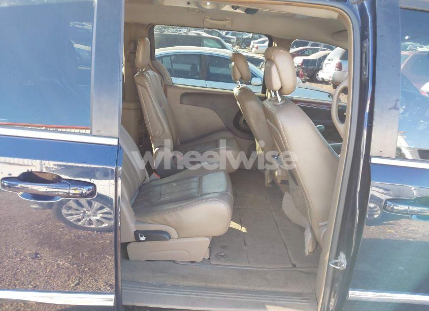 Photo 8 of 2014 Chrysler Town & COUNTRY TOURING (VIN 2C4RC1BG6ER440686)