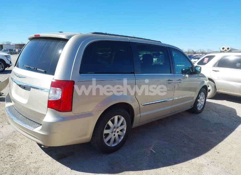 Photo 4 of 2014 Chrysler Town & COUNTRY TOURING (VIN 2C4RC1BG6ER447881)