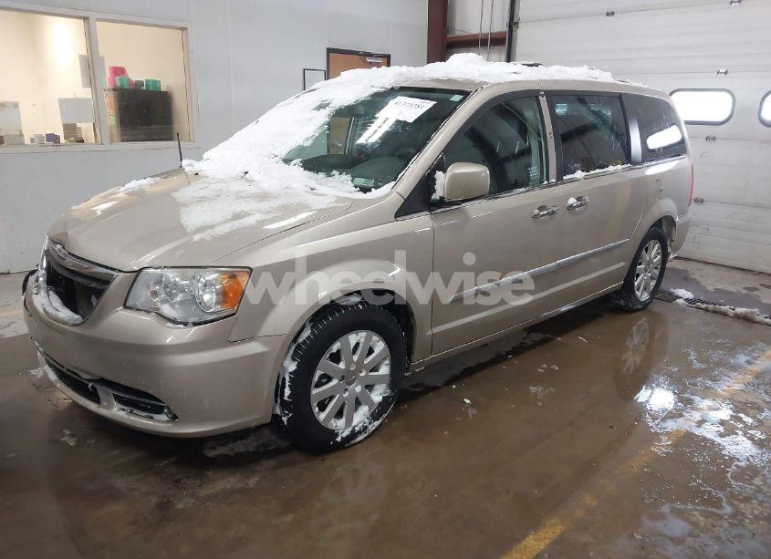 Photo 2 of 2014 Chrysler Town & COUNTRY TOURING (VIN 2C4RC1BG6ER460873)