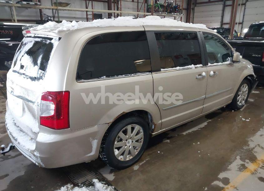 Photo 4 of 2014 Chrysler Town & COUNTRY TOURING (VIN 2C4RC1BG6ER460873)