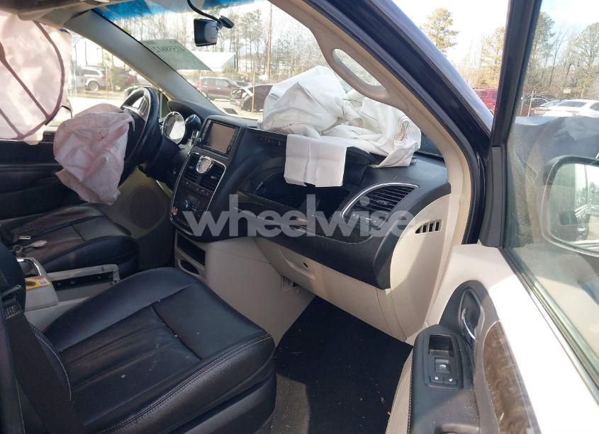 Photo 5 of 2014 Chrysler Town & COUNTRY TOURING (VIN 2C4RC1BG6ER461490)