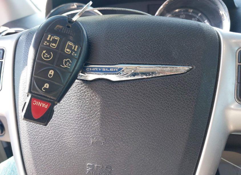 Photo 11 of 2014 Chrysler Town & COUNTRY TOURING (VIN 2C4RC1BG6ER470710)