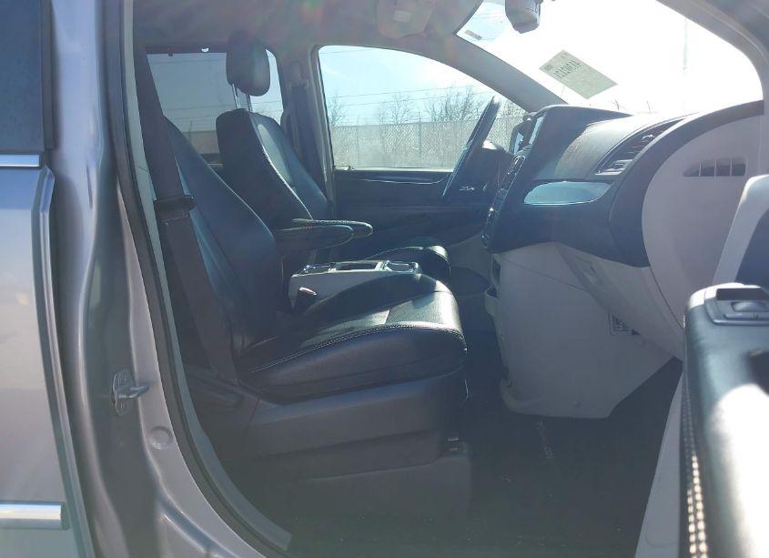 Photo 5 of 2014 Chrysler Town & COUNTRY TOURING (VIN 2C4RC1BG6ER470710)