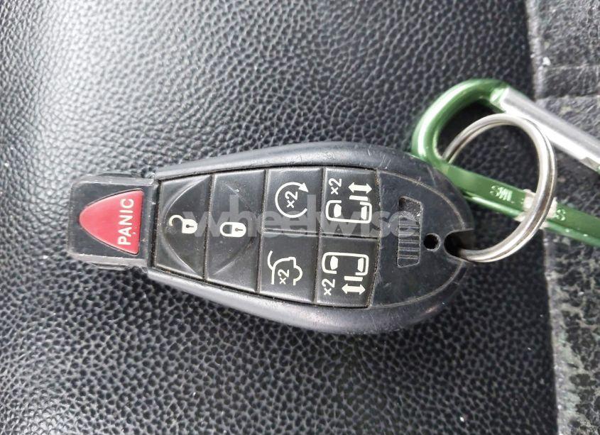 Photo 11 of 2015 Chrysler Town & COUNTRY TOURING (VIN 2C4RC1BG6FR513637)