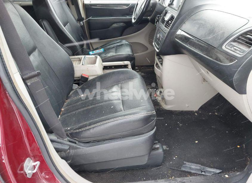 Photo 5 of 2015 Chrysler Town & COUNTRY TOURING (VIN 2C4RC1BG6FR513637)