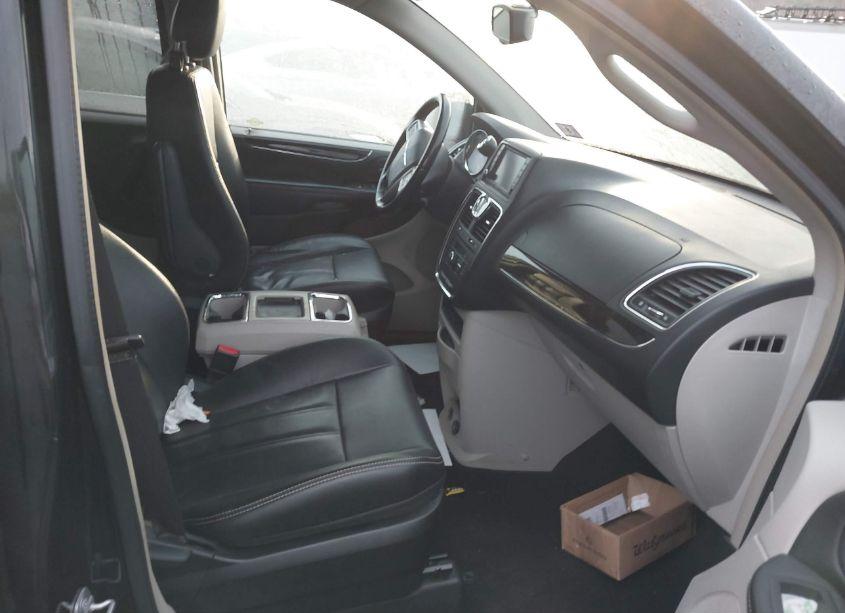 Photo 5 of 2015 Chrysler Town & COUNTRY TOURING (VIN 2C4RC1BG6FR538862)