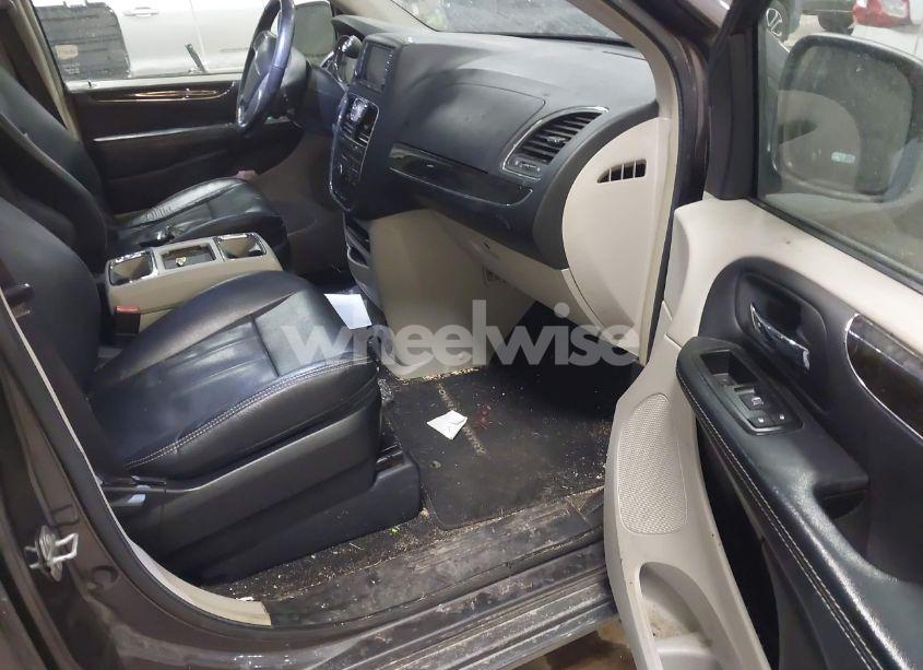 Photo 5 of 2015 Chrysler Town & COUNTRY TOURING (VIN 2C4RC1BG6FR562658)